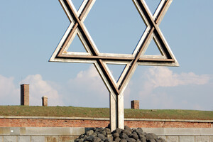 Davidova hvězda před Malou pevností