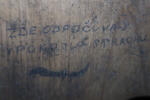 nálezy ve sklepení pod komandaturou SS