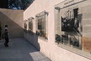 výstava ve dvoře Pinkasovi synagogy