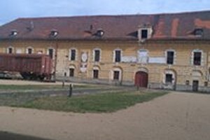 místo, kde se nachází mnoho výstav tykajících se holocaustu