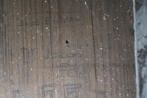 nálezy ve sklepení pod komandaturou SS