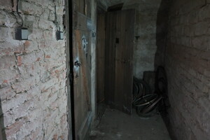 nálezy ve sklepení pod komandaturou SS