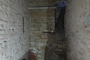 nálezy ve sklepení pod komandaturou SS