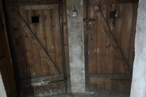 nálezy ve sklepení pod komandaturou SS