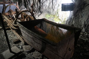 podzemní továrna Osowka