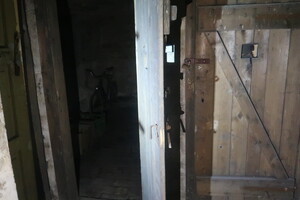 nálezy ve sklepení pod komandaturou SS