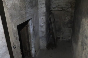 nálezy ve sklepení pod komandaturou SS